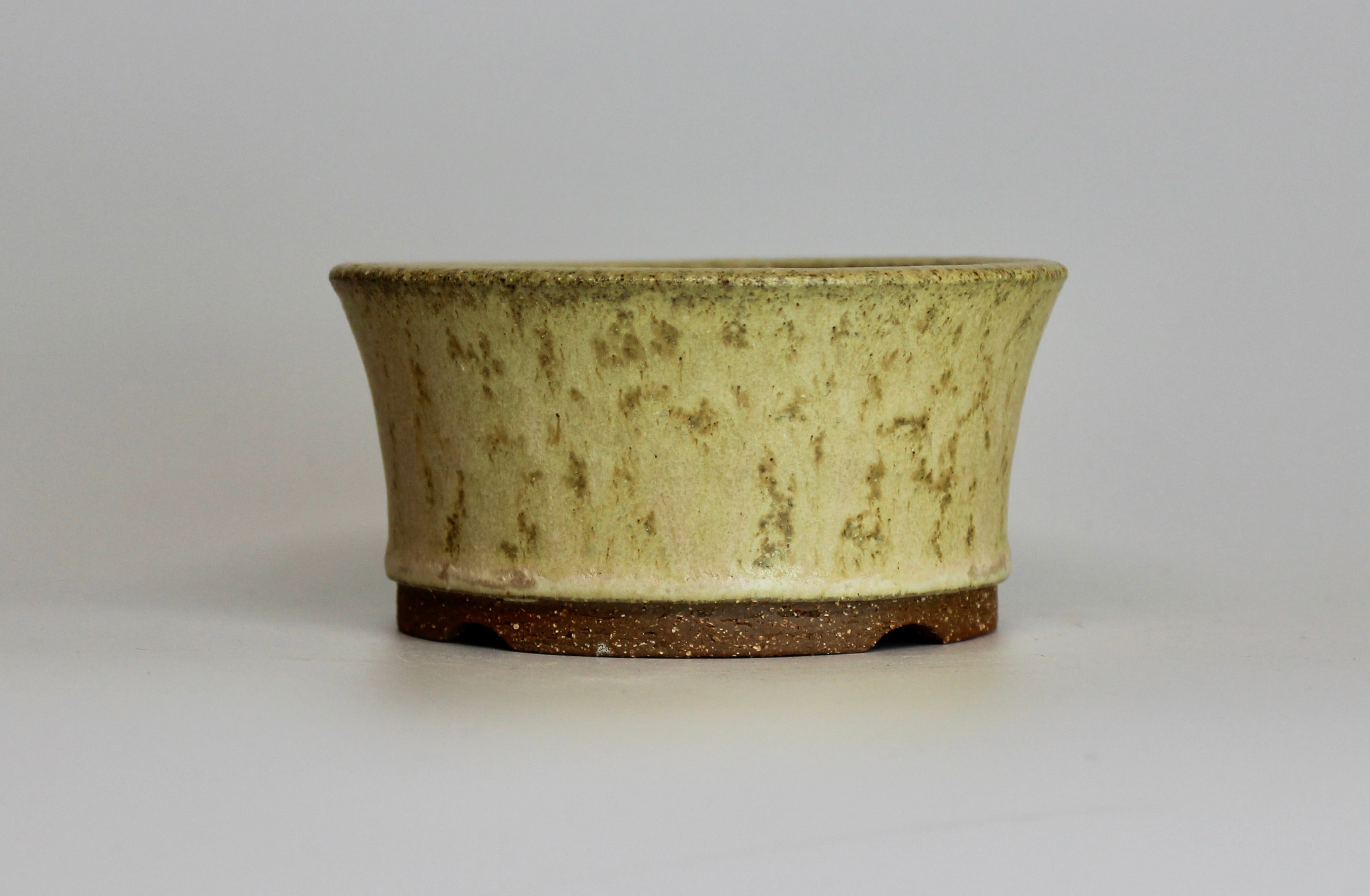 Round bonsai pot in a matte yellow glaze 116mm