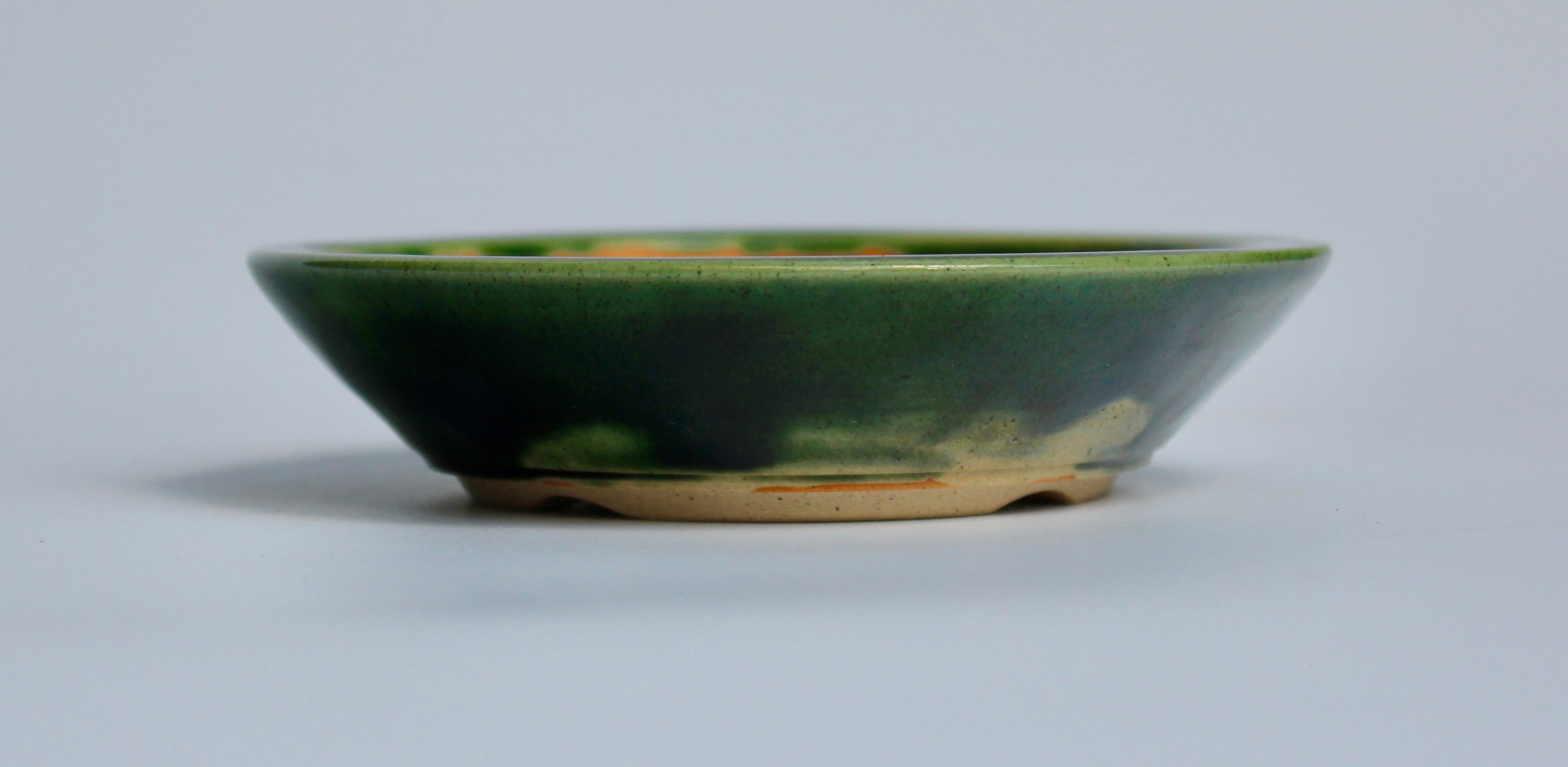 Round bonsai pot in a green oribe glaze 121mm