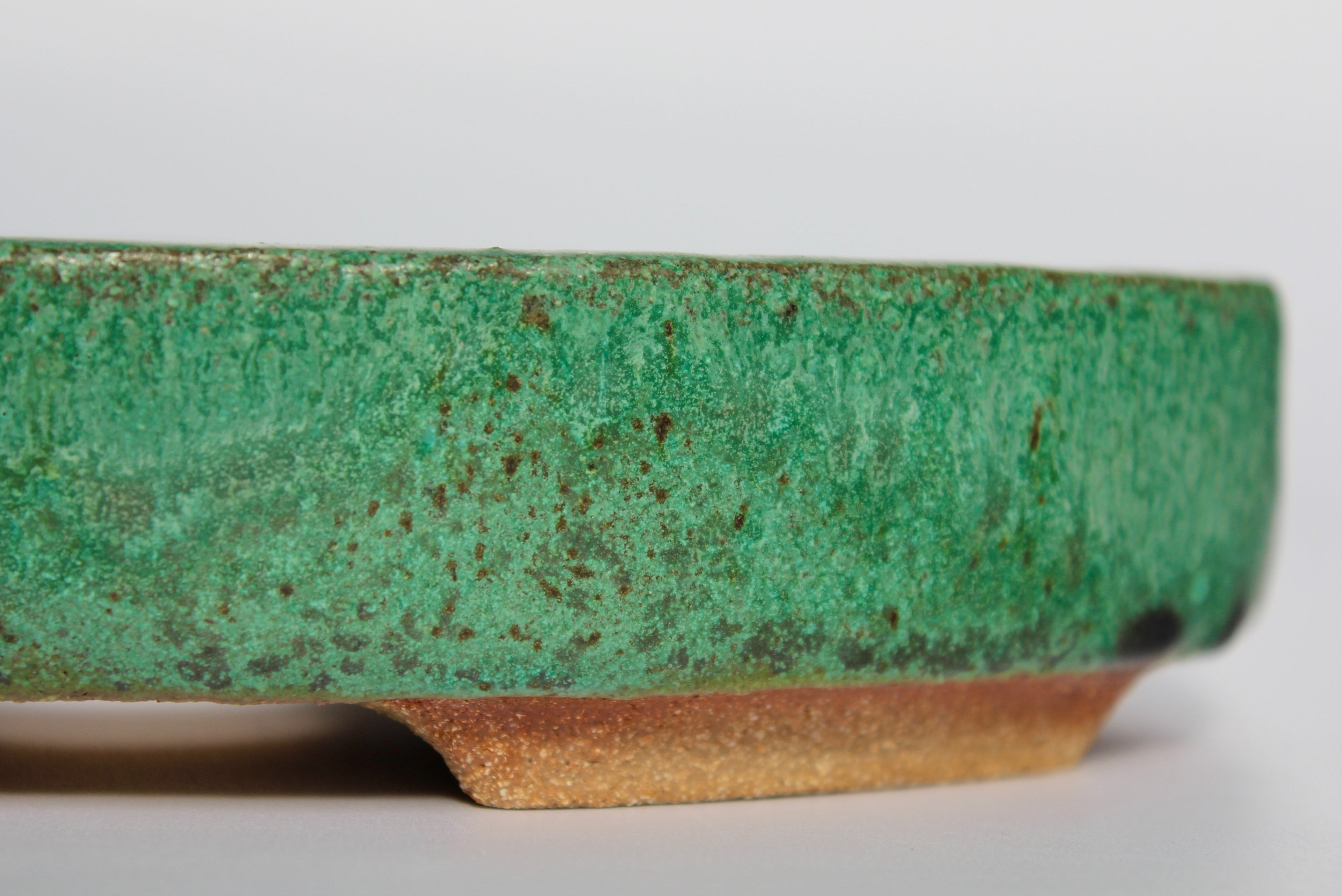 Oval bonsai pot in a matte green glaze 214x157mm