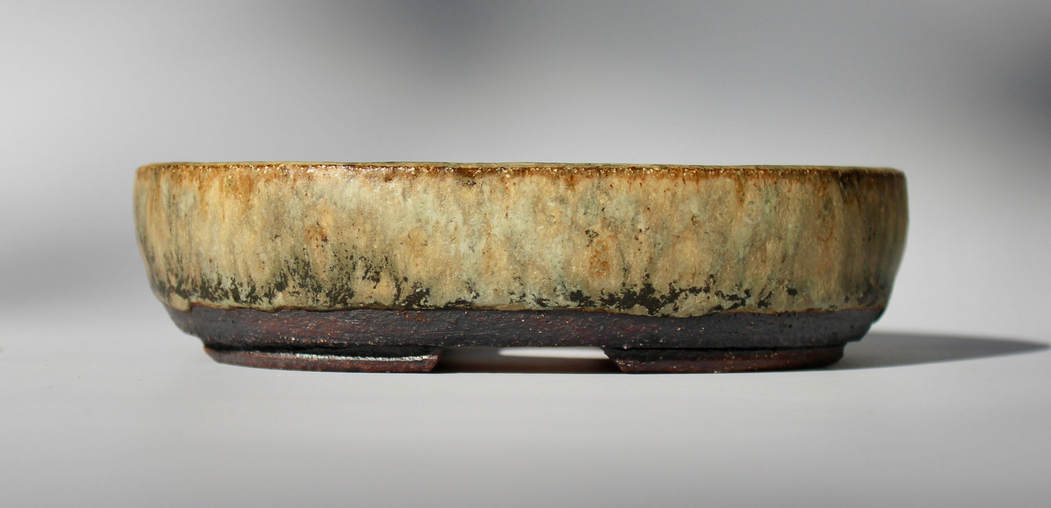 Oval bonsai pot in a matte layered glaze 147x109mm