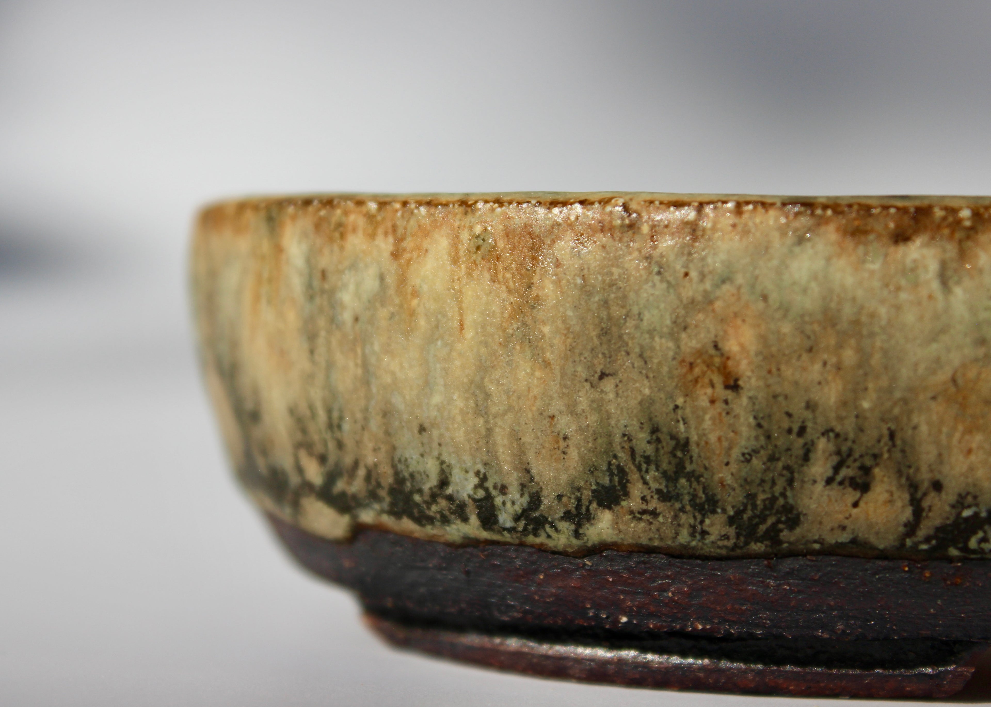 Oval bonsai pot in a matte layered glaze 147x109mm