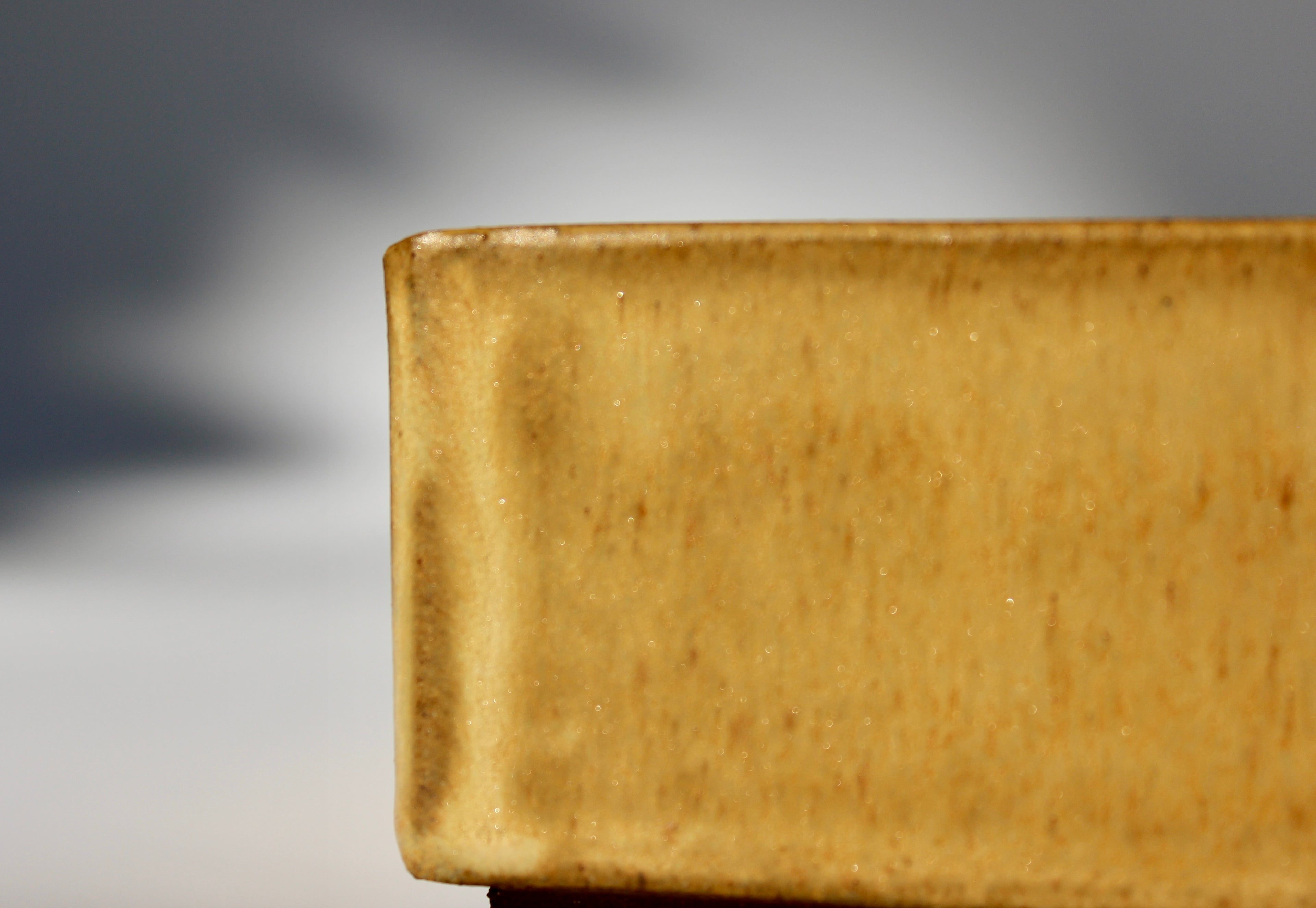 Rectangular bonsai pot in a matte yellow glaze. 156x116mm