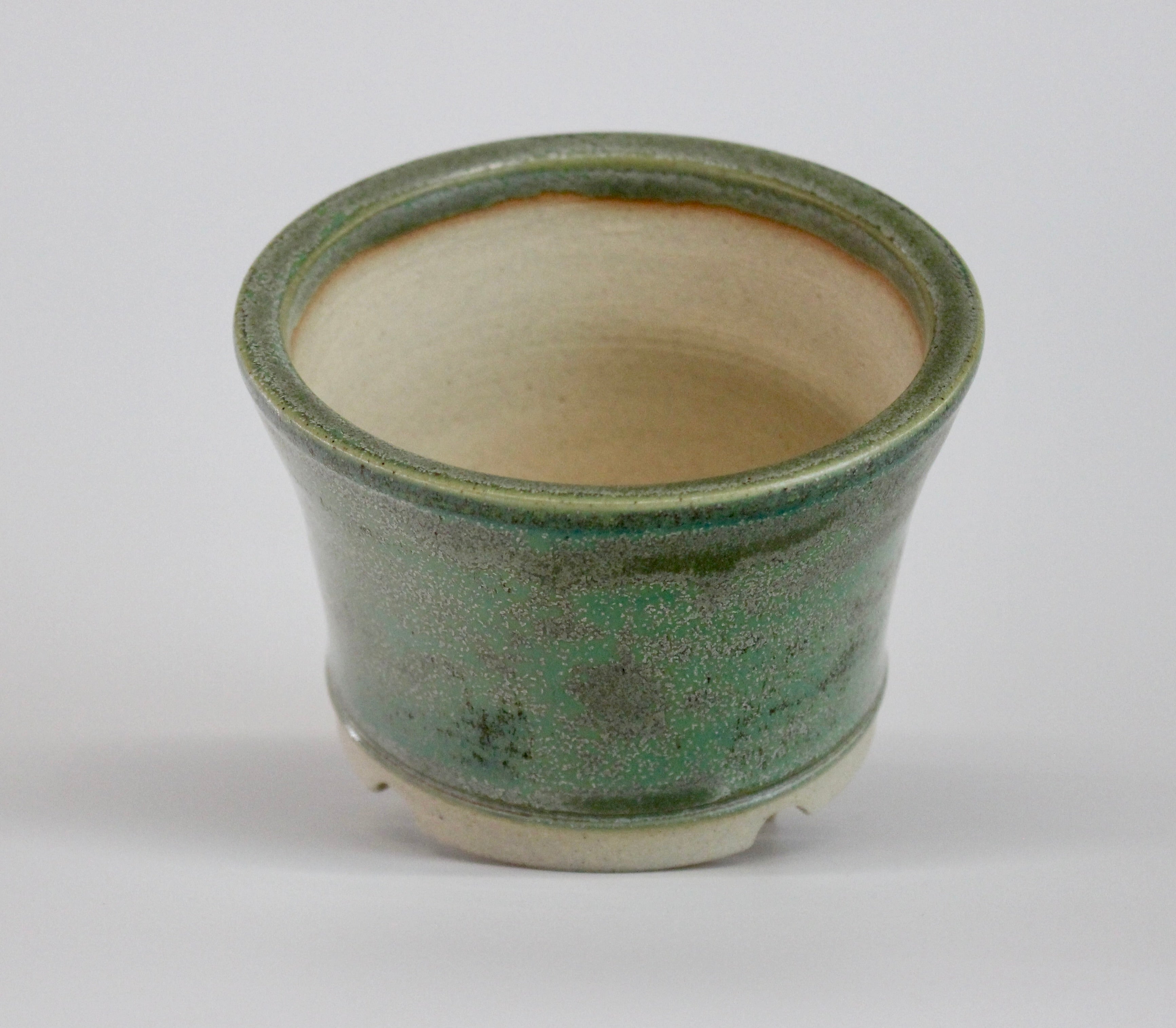Round bonsai pot in a green crystal glaze D.109mm