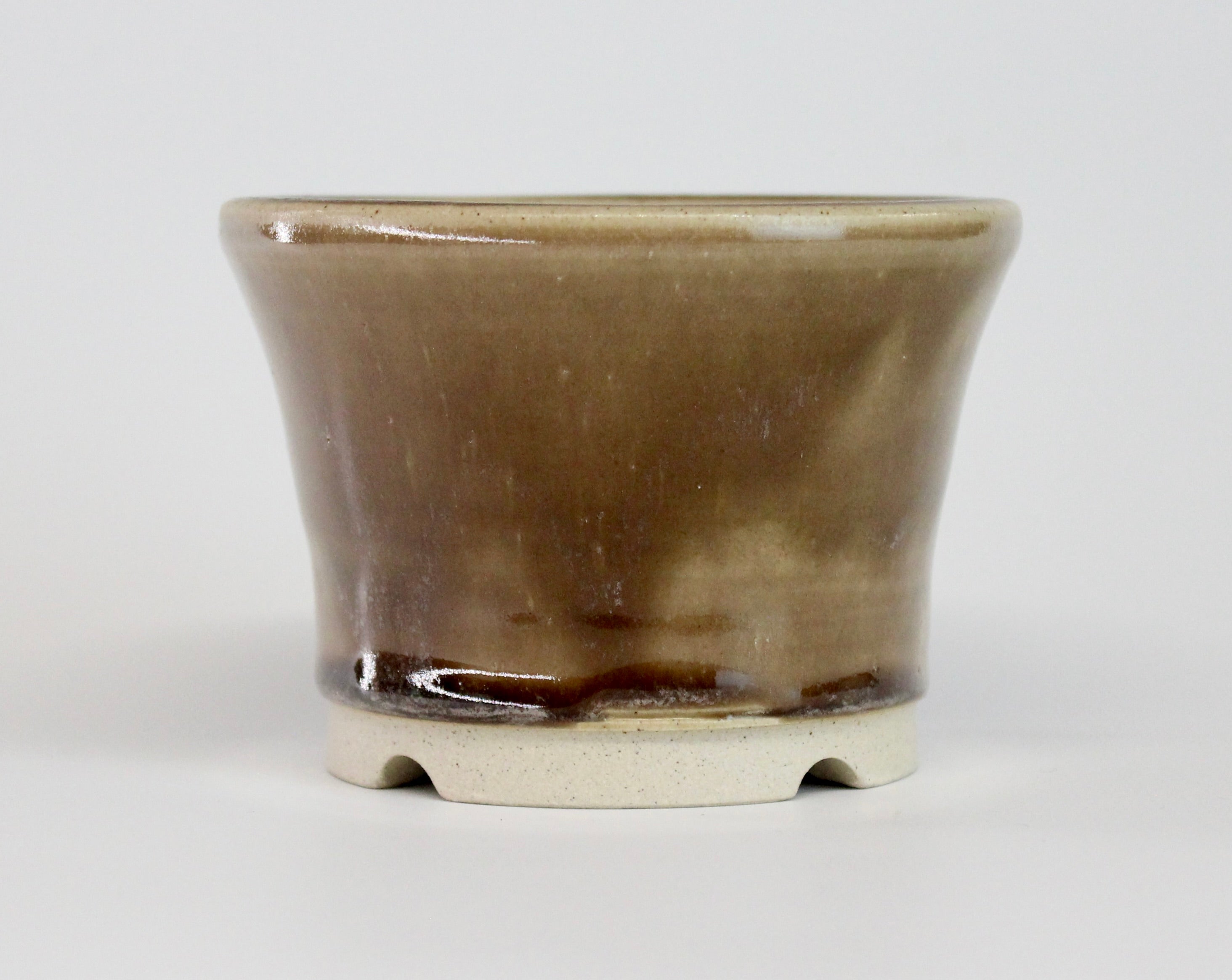 Round bonsai pot in a brown manganese  glaze D.105mm