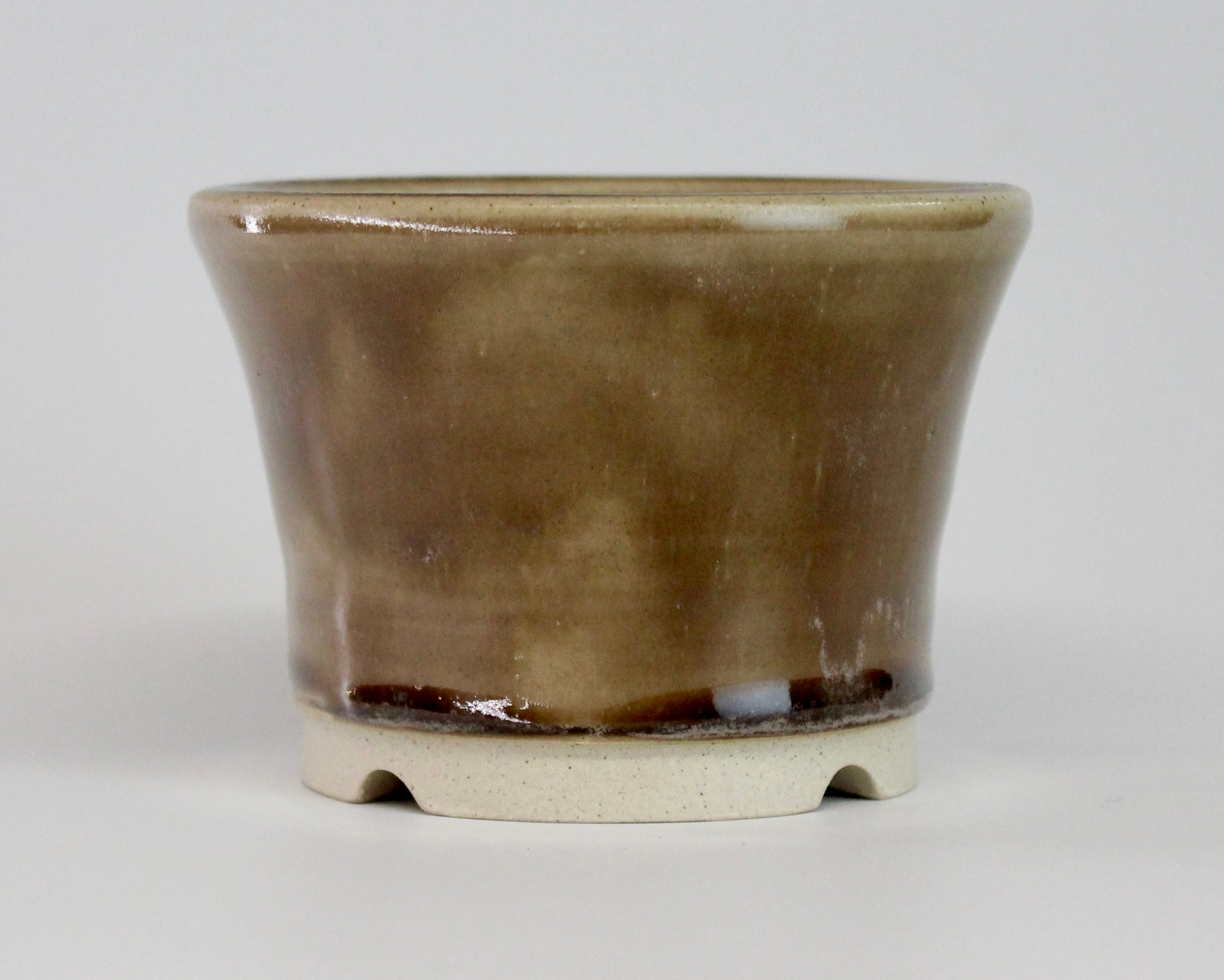 Round bonsai pot in a brown manganese  glaze D.105mm