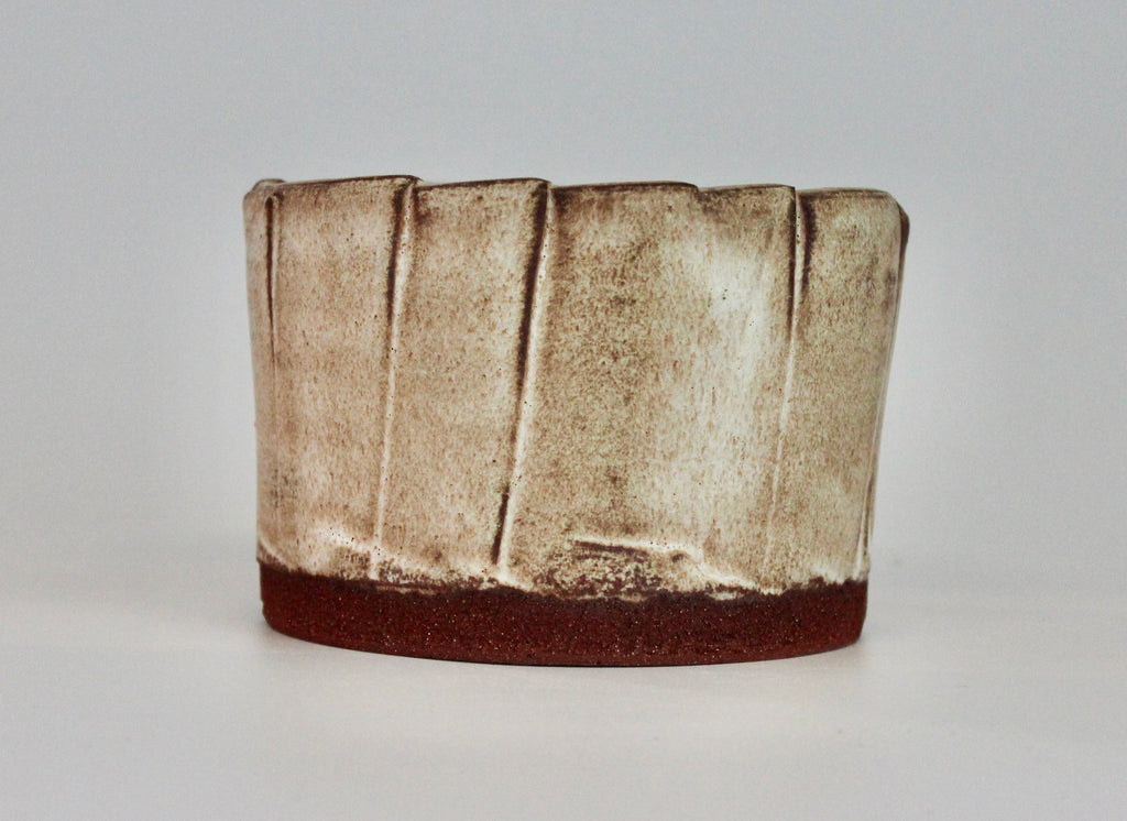 Round bonsai pot in a matte cream glaze D.107mm