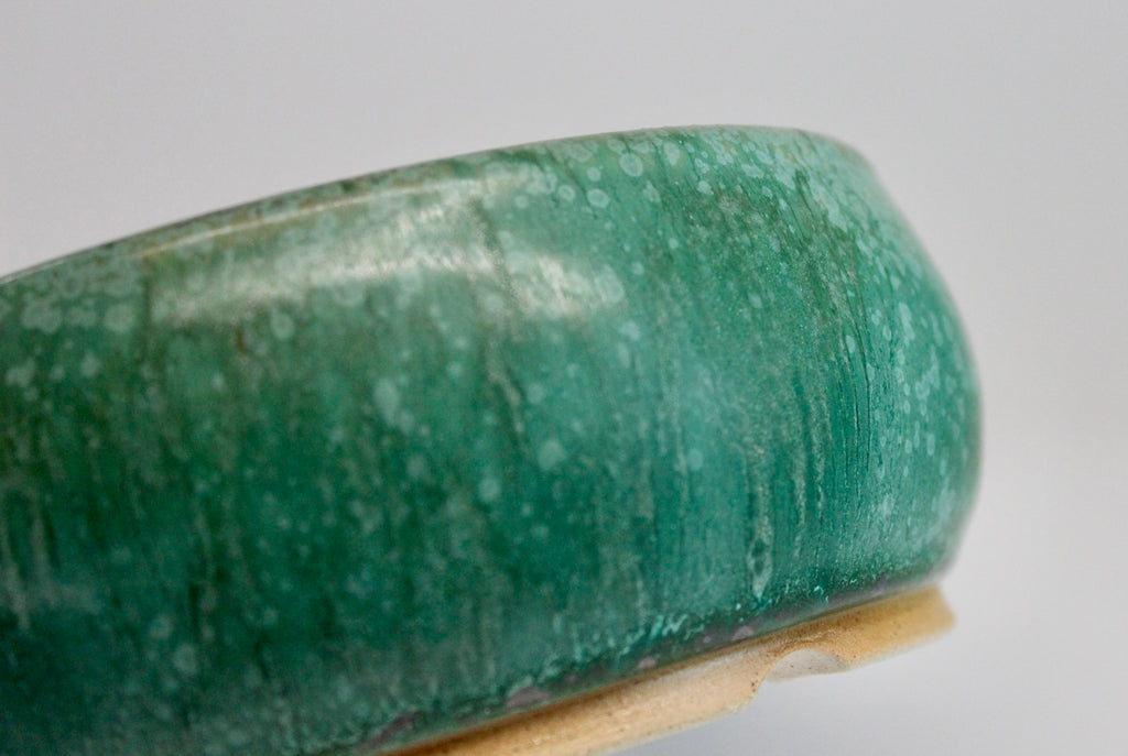 Round bonsai pot in a matte green glaze. D.150mm