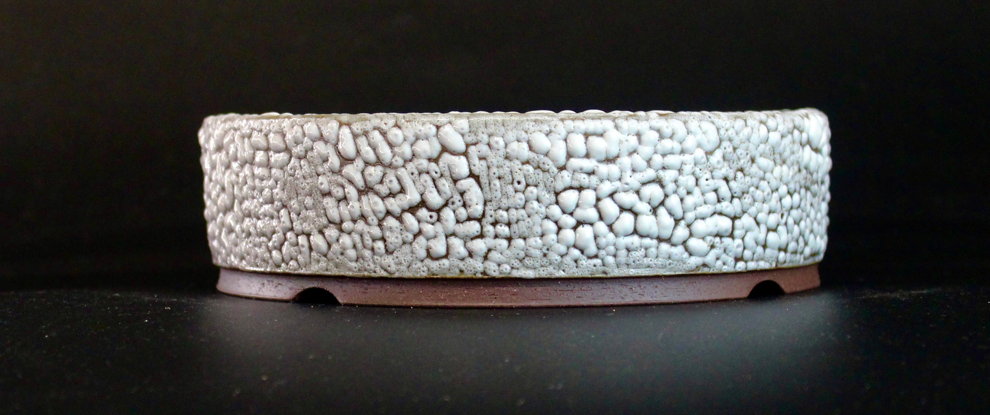 Round bonsai pot in a white crawl glaze D.160mm