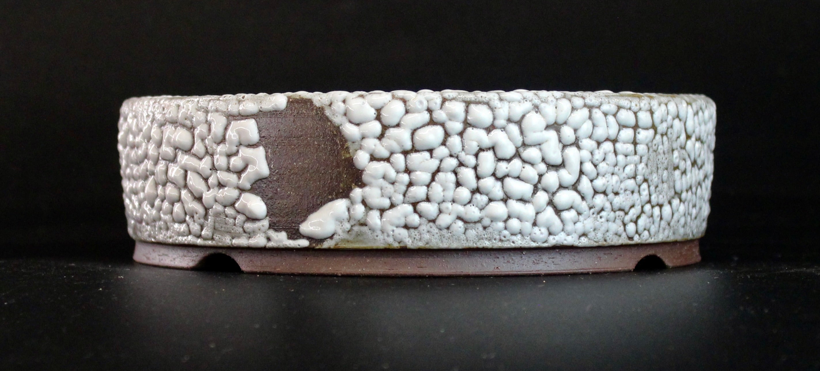 Round bonsai pot in a white crawl glaze D.160mm