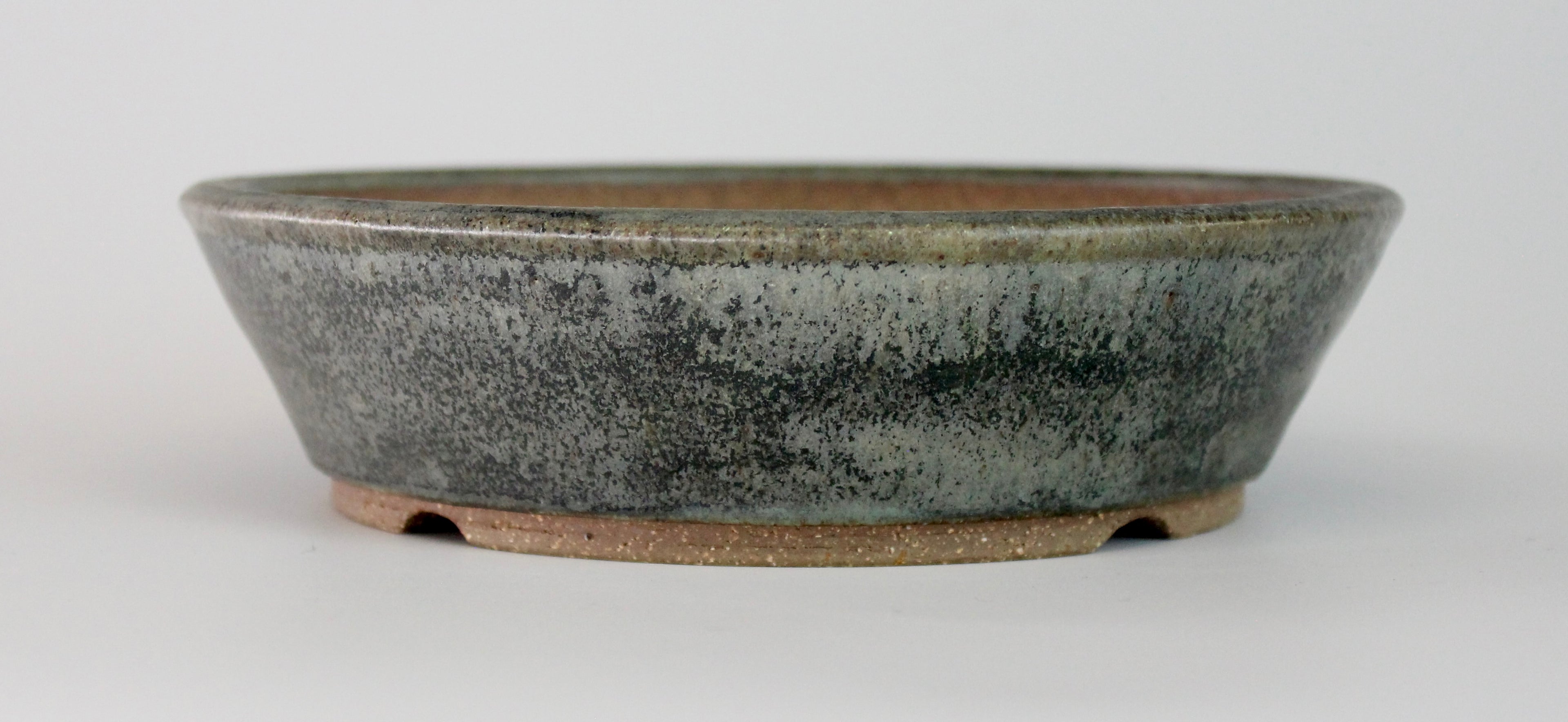 Round bonsai pot in a matte mottled grey glaze. D.190mm