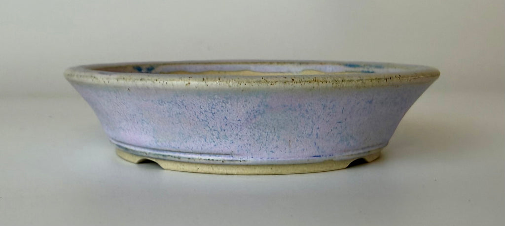 Round bonsai pot in a matte lilac glaze. D.135mm