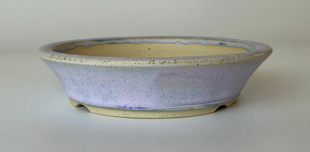 Round bonsai pot in a matte lilac glaze. D.135mm