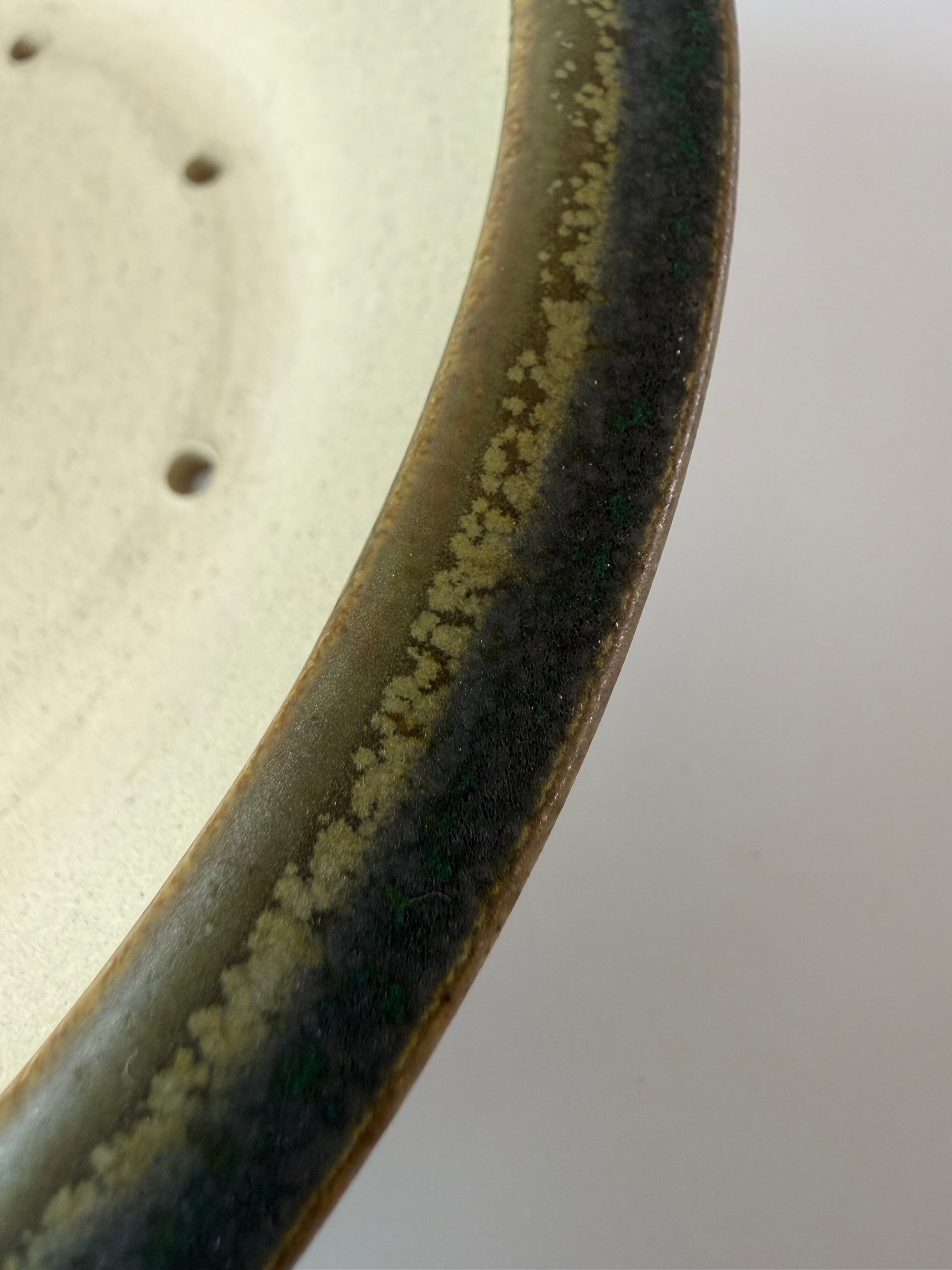Round bonsai pot in a green glaze. D.180mm