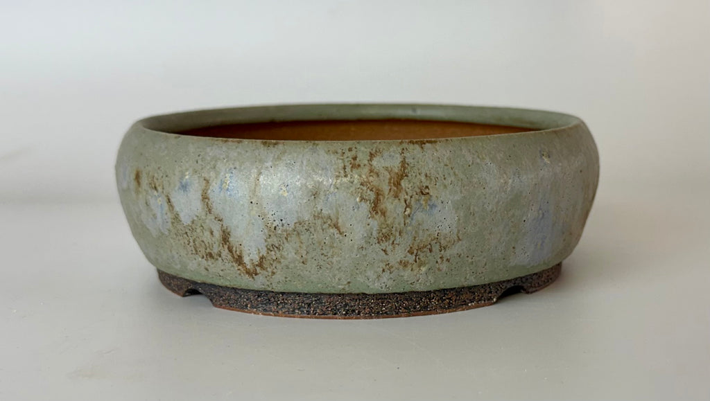 Round bonsai pot in a blue glaze. D.175mm