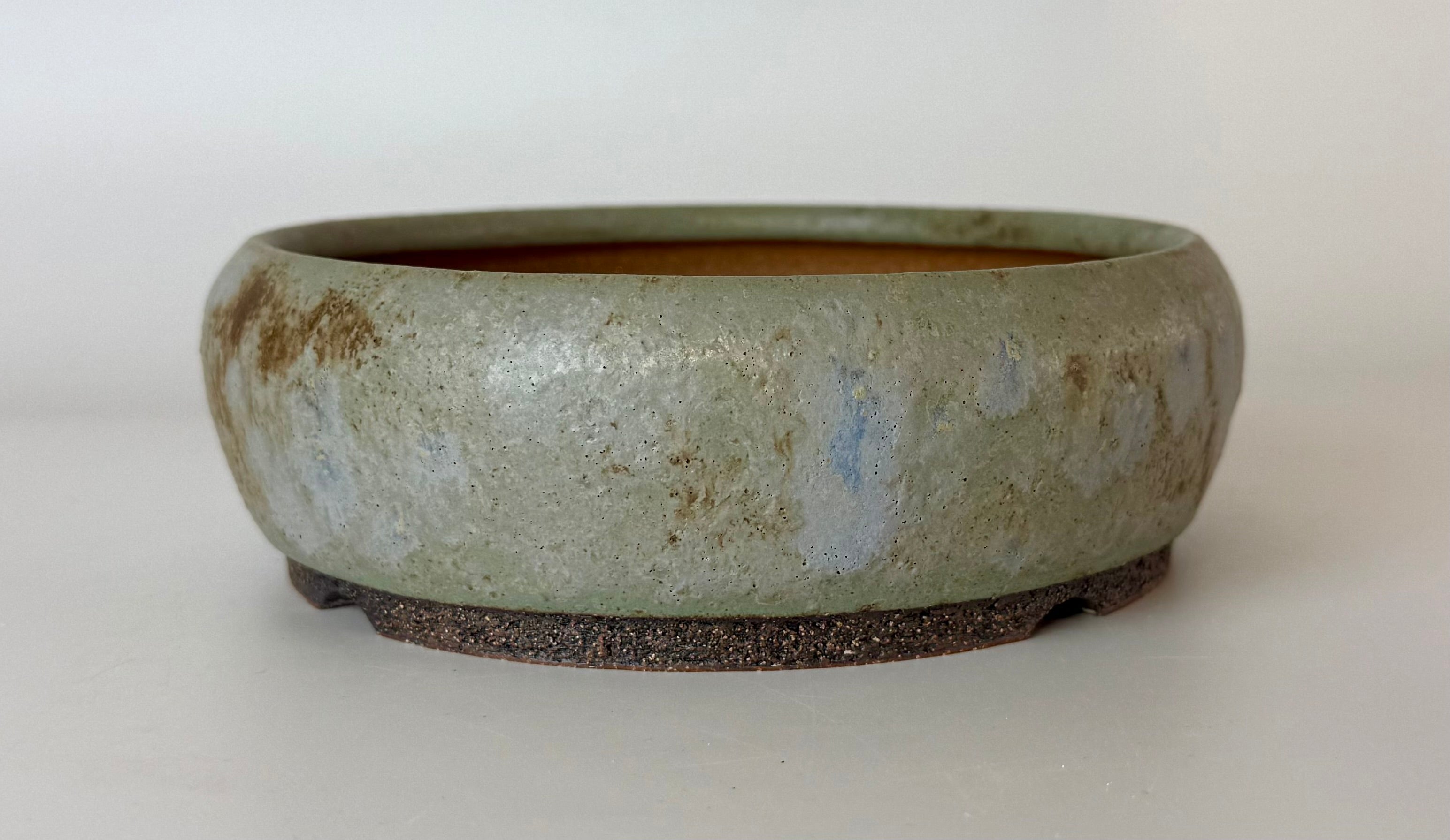 Round bonsai pot in a blue glaze. D.175mm