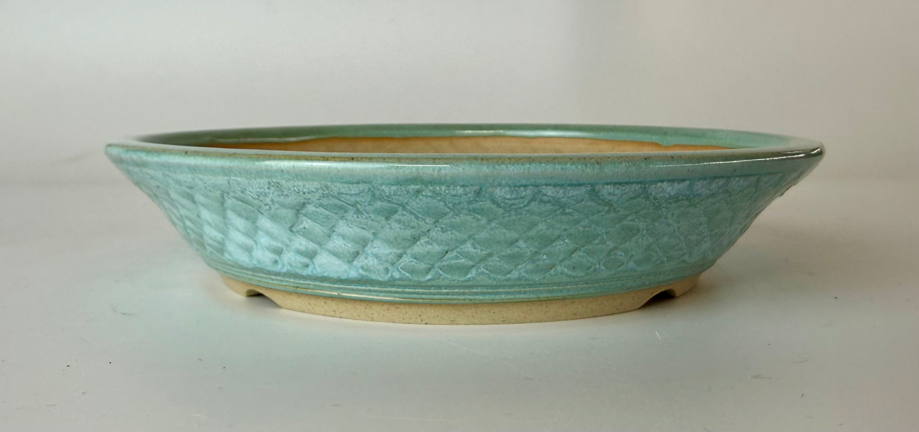 Round bonsai pot in a blue glaze. D.182mm