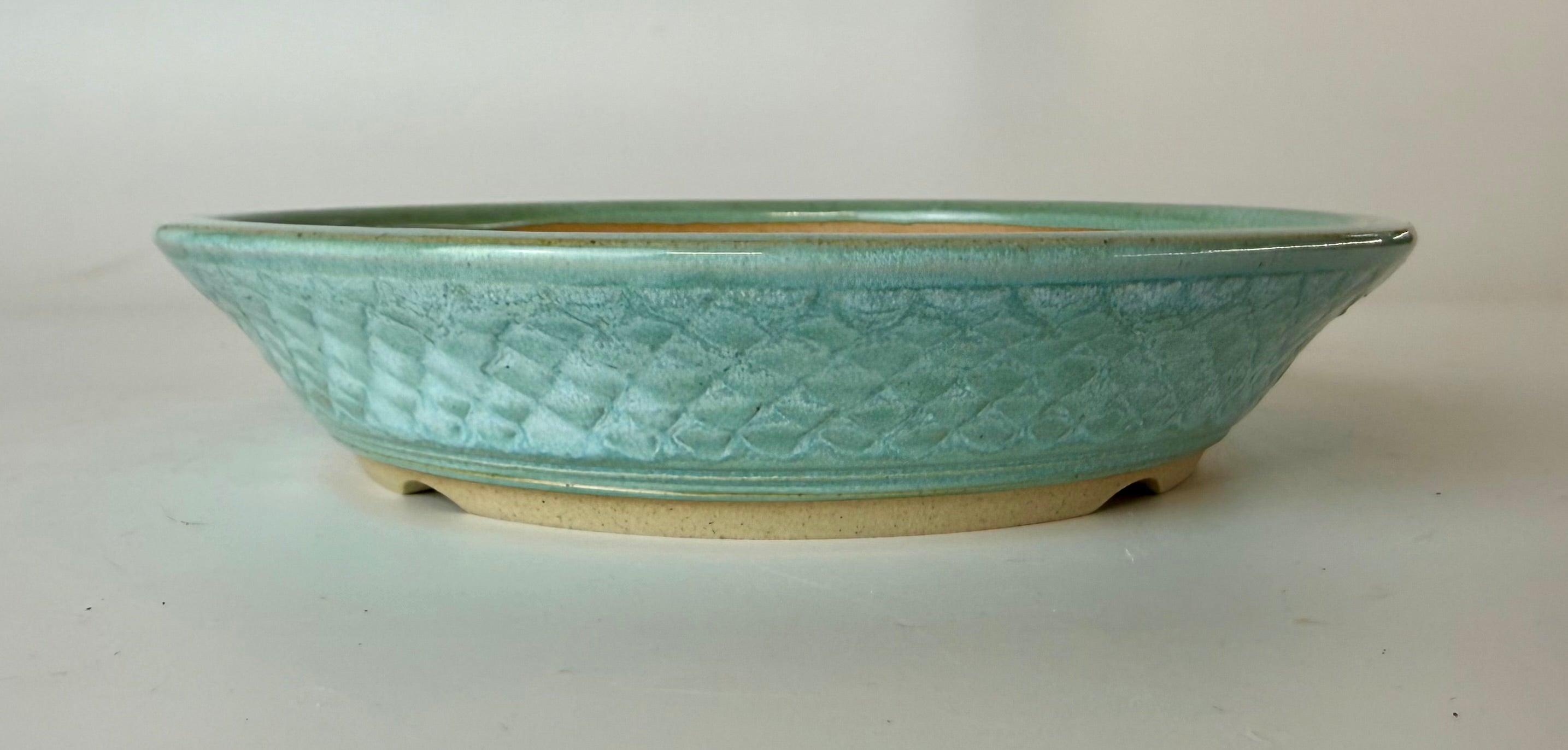 Round bonsai pot in a blue glaze. D.182mm
