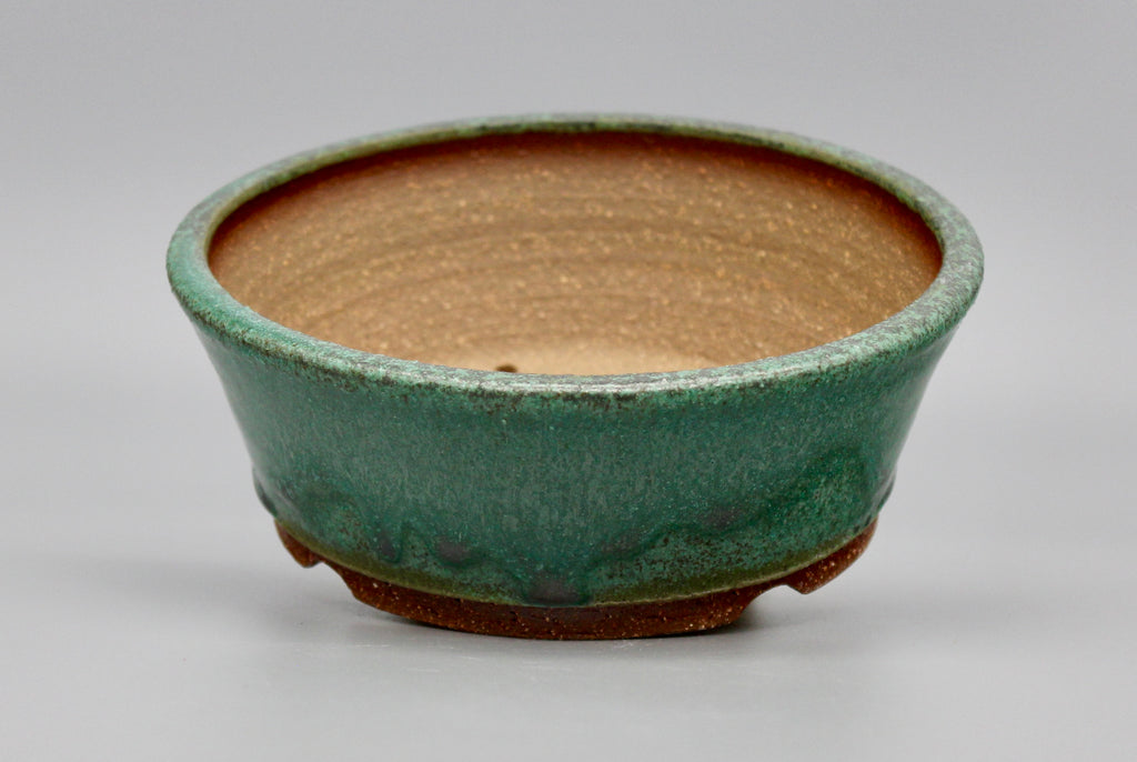 Round bonsai pot in a matte green copper glaze. D.159mm